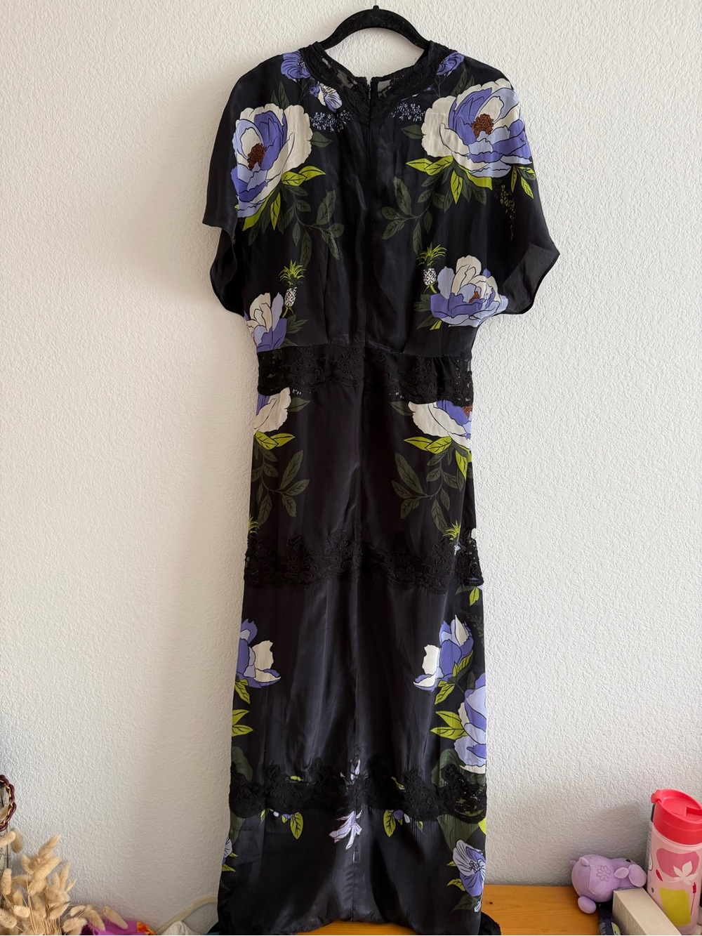 Farm Rio Soft Garden Laces Short-Sleeve Maxi Dress Medium - Picture 2 of 8